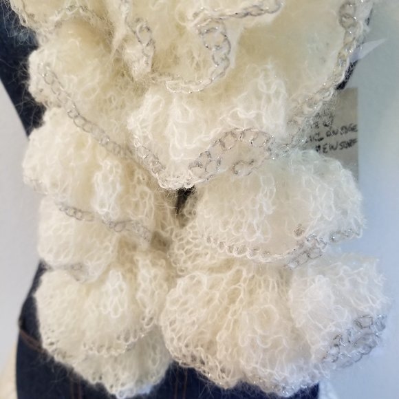 #541 NWOT RARE Hand Knitted Winer White Scarf 45" X 6" - Picture 8 of 9